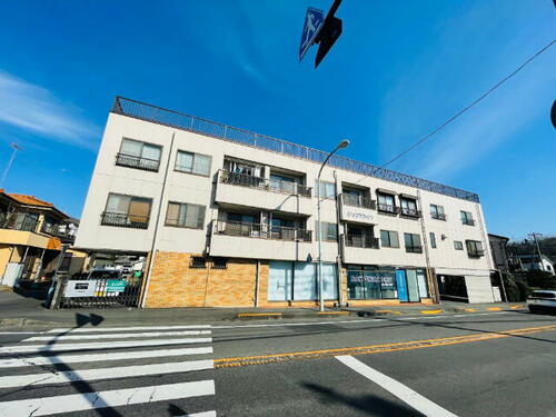 ジュリアハイツ 3階建