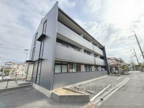 大阪府枚方市堂山２丁目 3階建 築28年