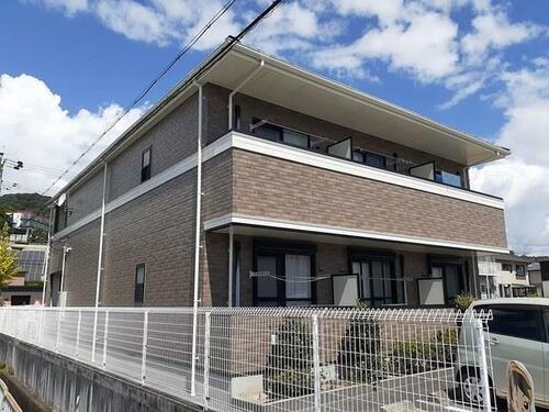 ラーゴ 地上2階地下1階建