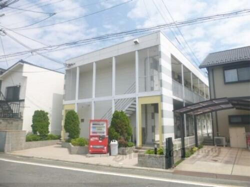 レオパレスクレスト 2階建
