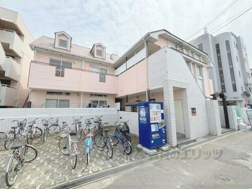大阪府枚方市御殿山町 2階建