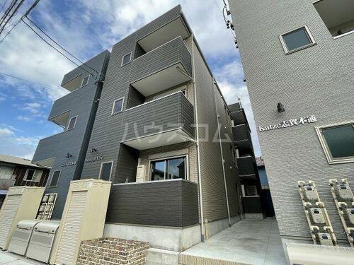 Ｂｒｏｏｋｌｙｎ　Ｌｉｆｅ 3階建