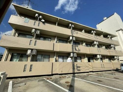 第３中西マンション 3階建