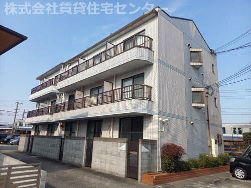 シャンティイ中ノ島 3階建