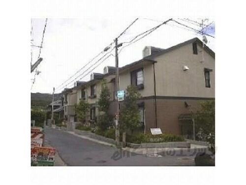 奈良県生駒市萩原町 2階建