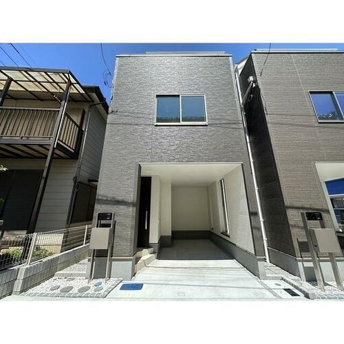 神奈川県横浜市泉区新橋町 3階建 築2年8ヶ月