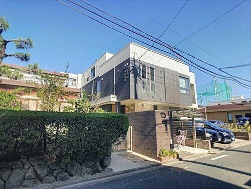 ＬＡ　ＰＲＩＥＲＥ　ＮＩＳＨＩＪＩＮ 3階建