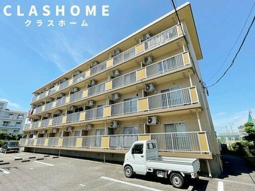 シャトレベール青山 4階建