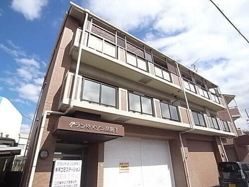兵庫県伊丹市昆陽東５丁目 3階建