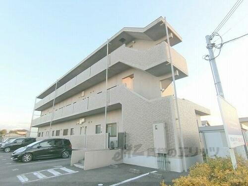 滋賀県東近江市中小路町 3階建