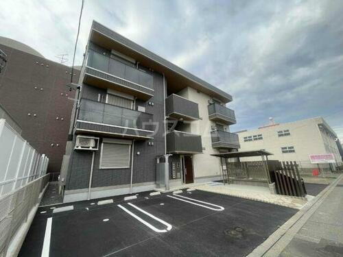 アドニール 3階建