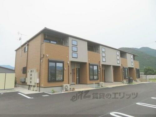 兵庫県丹波市氷上町常楽  2階建