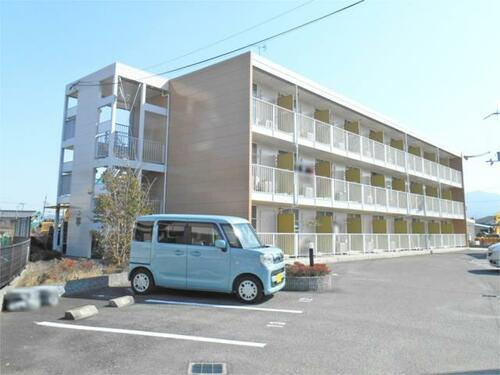 大阪府富田林市川向町 3階建