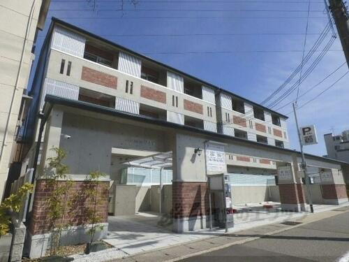 京都府京都市西京区桂西滝川町 3階建 築6年6ヶ月