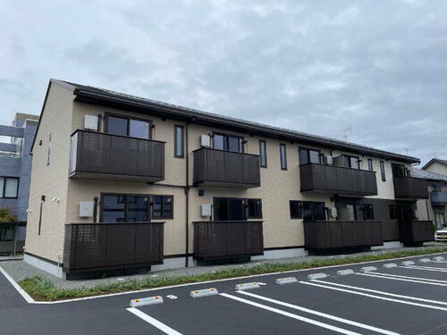 エ・リジエール　クラ 2階建