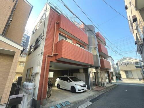 サンパストラル 3階建