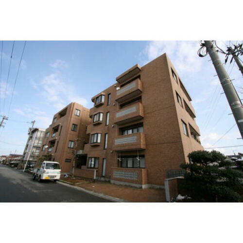 モンセーヌ堀川 4階建