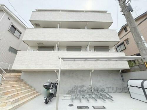 京都府京都市伏見区墨染町 3階建