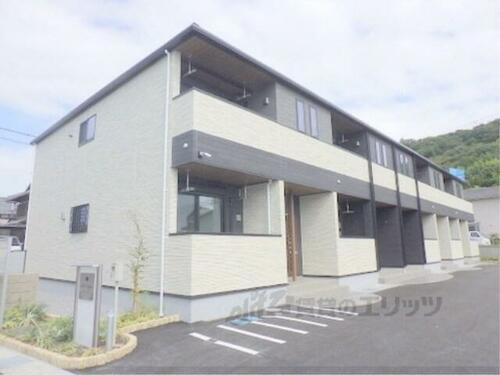 滋賀県近江八幡市馬淵町 2階建 