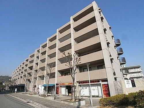 白鷹苦楽園マンション 6階建