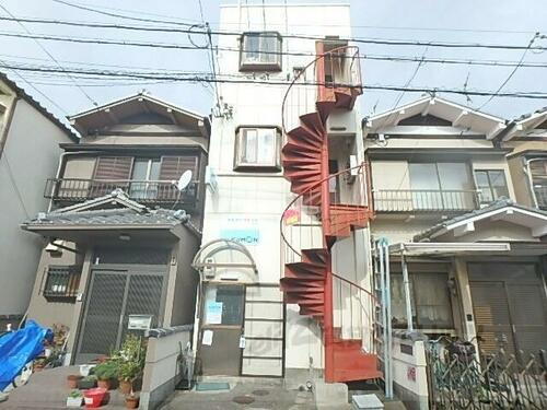 京都府京都市右京区西京極大門町 築34年10ヶ月 3階建