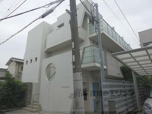 兵庫県尼崎市塚口本町２丁目 3階建