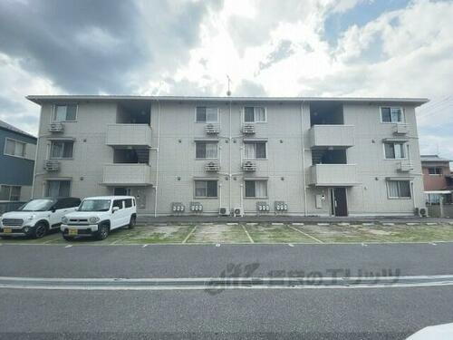 滋賀県彦根市平田町 3階建 築9年3ヶ月