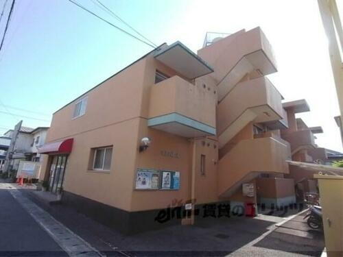 サンパレス 3階建