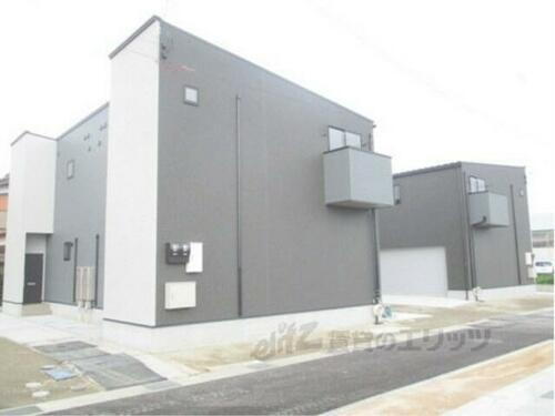 滋賀県長浜市室町  2階建