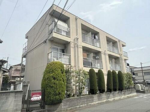 大阪府枚方市中宮山戸町 3階建