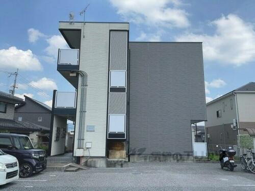 滋賀県彦根市東沼波町 3階建 築16年7ヶ月