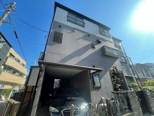 東京都世田谷区南烏山３丁目 3階建