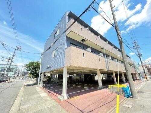メゾン内方 3階建