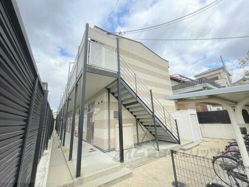 大阪府東大阪市鷹殿町 2階建