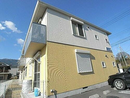 ラフィーネ三室Ｂ棟 2階建