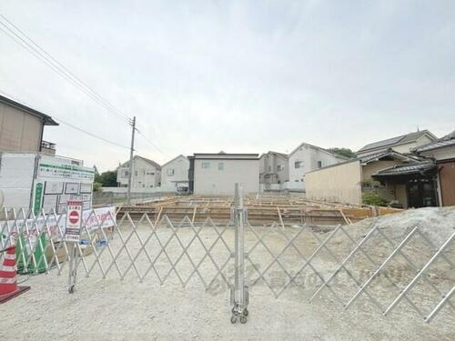 京都府京田辺市興戸町田 2階建 