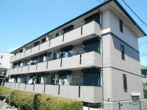 セゾン西橋本 3階建