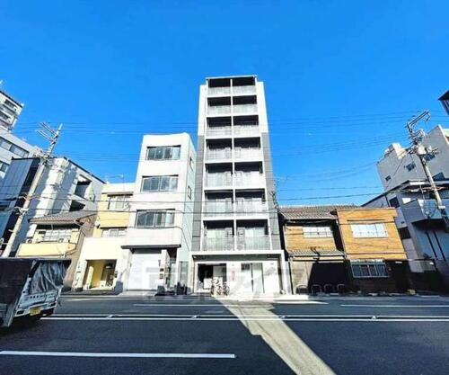 京都府京都市中京区聚楽廻南町 8階建