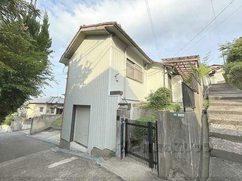奈良県生駒市北新町 2階建