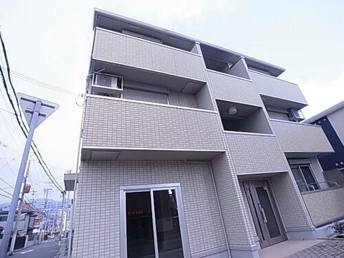 兵庫県神戸市東灘区青木５丁目 3階建 築12年8ヶ月