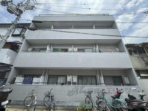 京都府京都市山科区西野山百々町 3階建