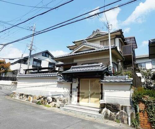京都府京都市伏見区桃山町遠山 2階建