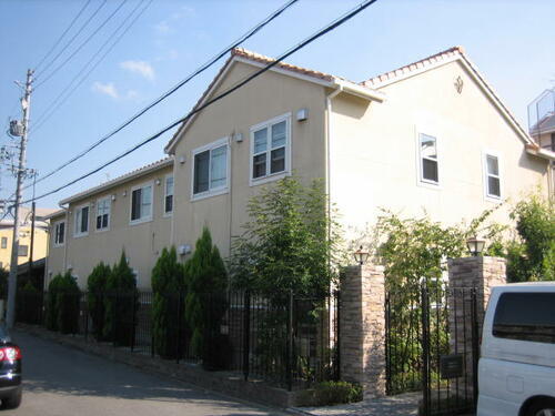 愛知県名古屋市千種区大島町１丁目 テラスハウス