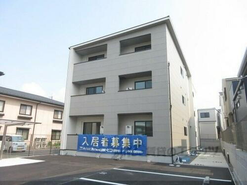 ブライトグランデ大津南志賀 3階建