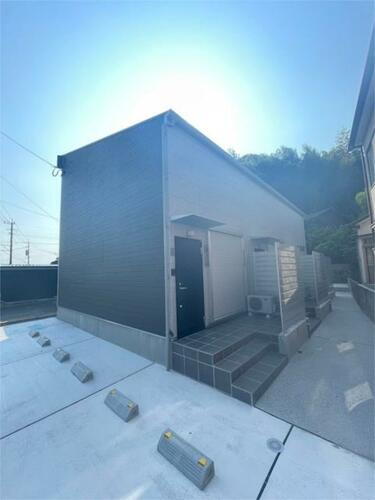 福岡県中間市池田１丁目 2階建
