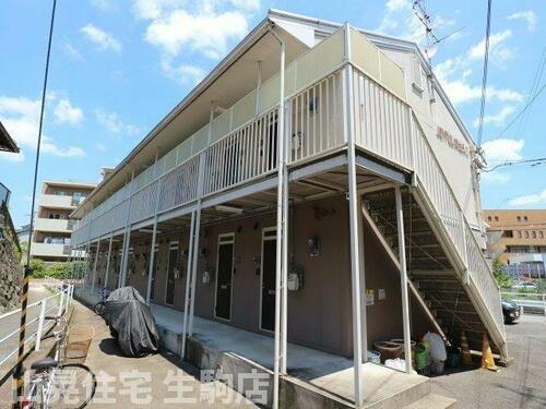 奈良県生駒市辻町 2階建