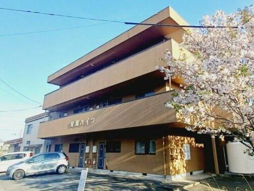 三重県鈴鹿市安塚町 3階建 築44年2ヶ月