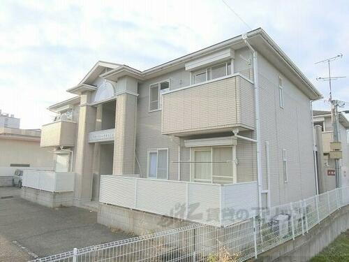 滋賀県近江八幡市鷹飼町東２丁目 2階建 築27年4ヶ月