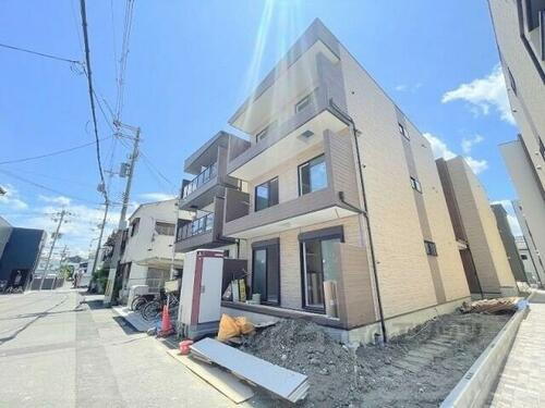 大阪府東大阪市大蓮南５丁目 3階建