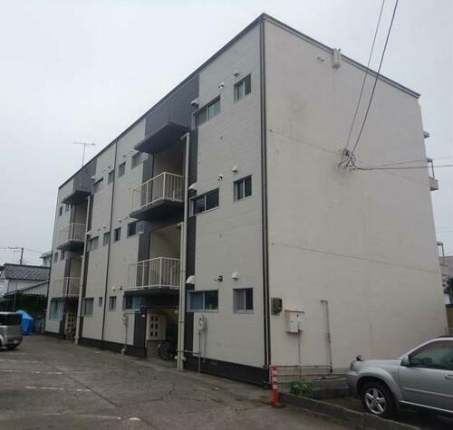 川瀬マンション 3階建